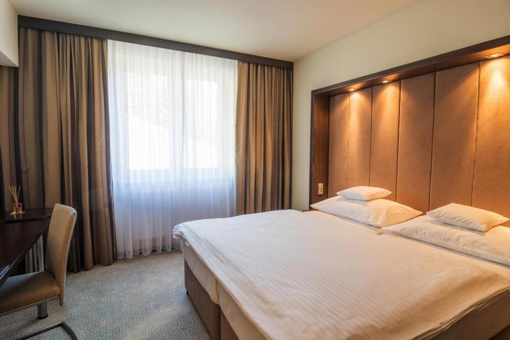 Spa Hotel Lanterna Velké Karlovice エクステリア 写真