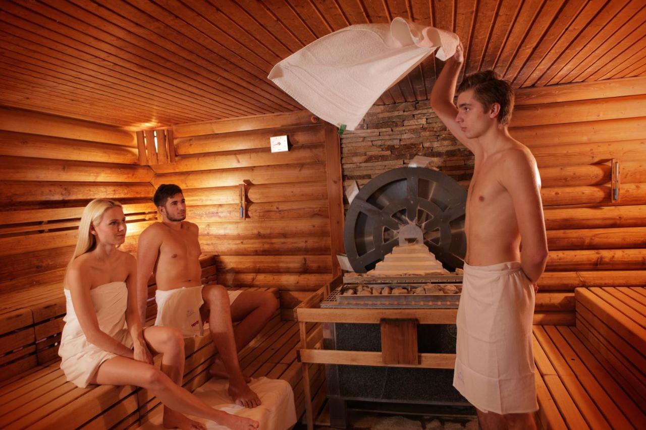 Spa Hotel Lanterna Velké Karlovice エクステリア 写真