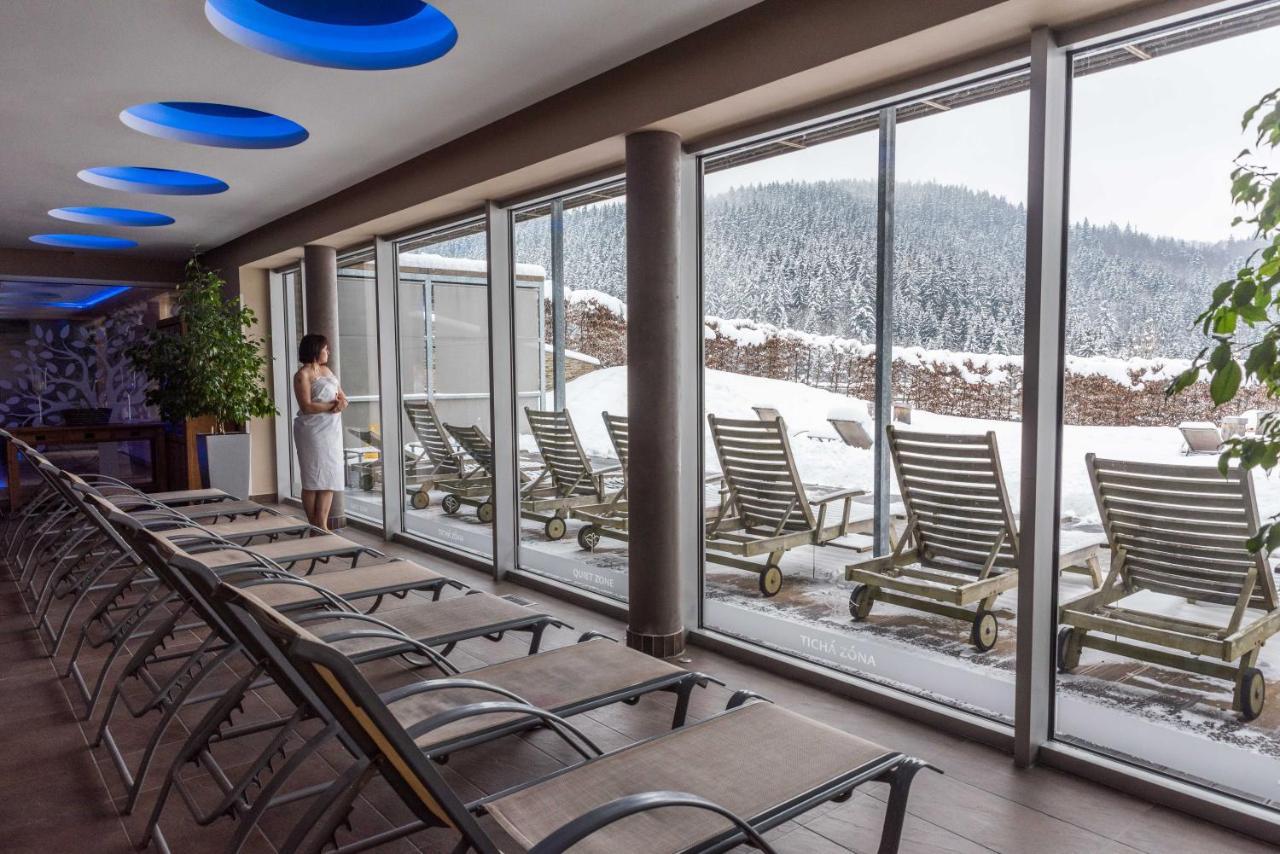 Spa Hotel Lanterna Velké Karlovice エクステリア 写真