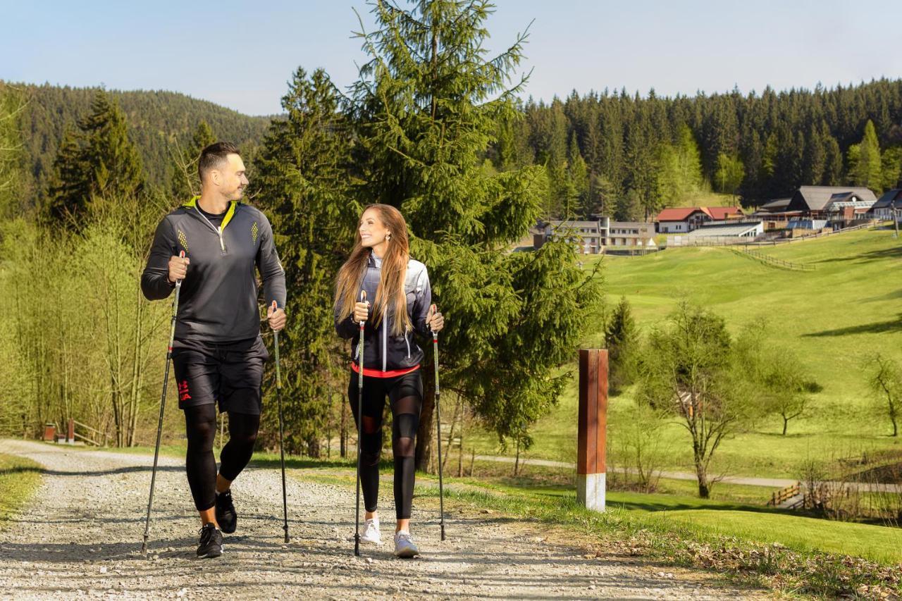 Spa Hotel Lanterna Velké Karlovice エクステリア 写真
