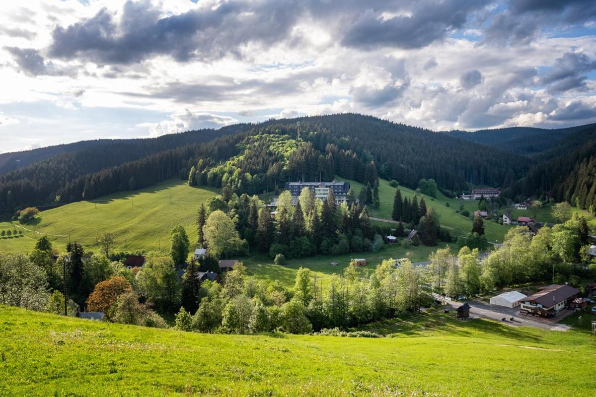 Spa Hotel Lanterna Velké Karlovice エクステリア 写真