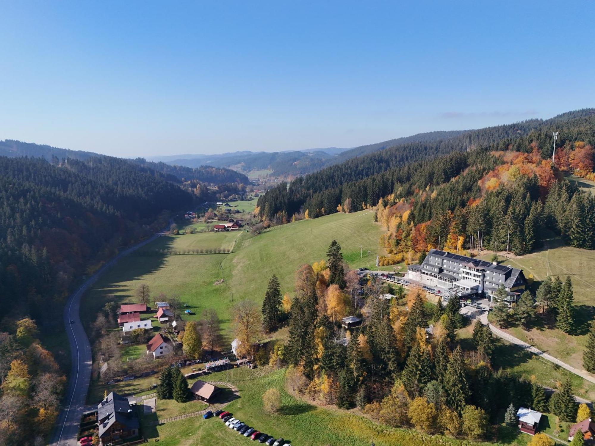 Spa Hotel Lanterna Velké Karlovice エクステリア 写真